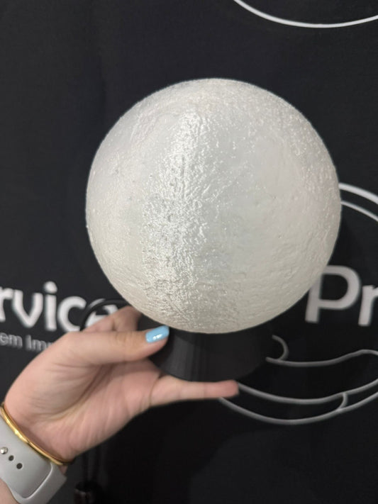 Abajur Lua 3D — Iluminação Única e Encantadora